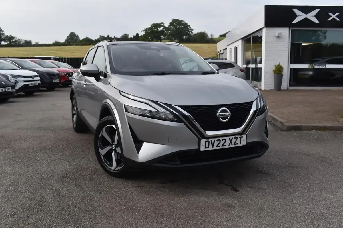Used Nissan Qashqai N-Connecta 158 HP (116 kW) 2022 Silver SUV