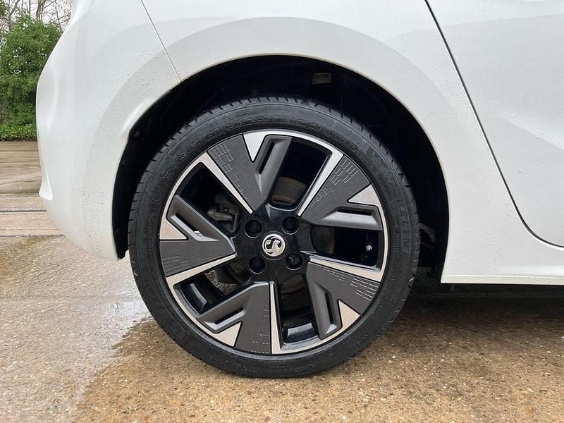 Used Vauxhall Corsa-e 98 kW (134 HP) 2021 White Hatchback
