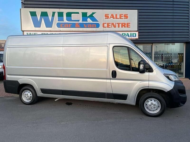 Second-hand Peugeot Boxer 130 CP (95 kW) 2018 Argintiu Van
