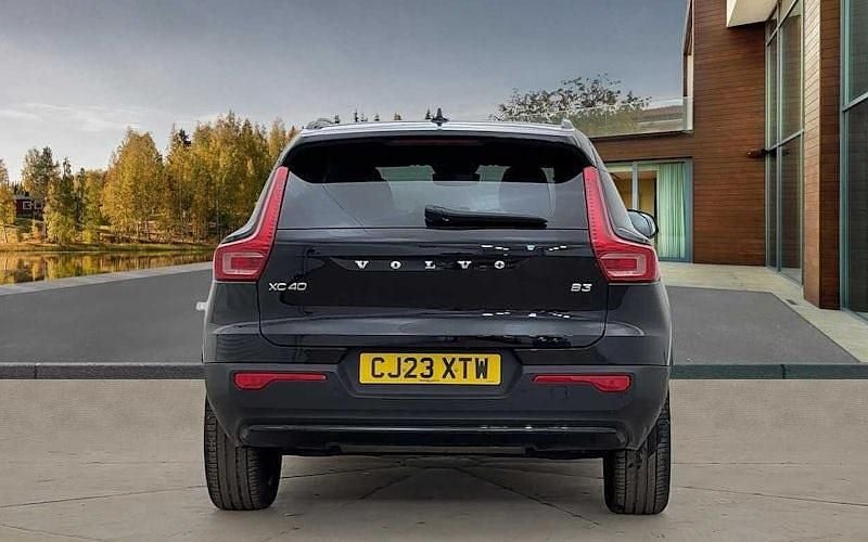 Used Volvo XC40 Plus 163 HP (119 kW) 2025 SUV