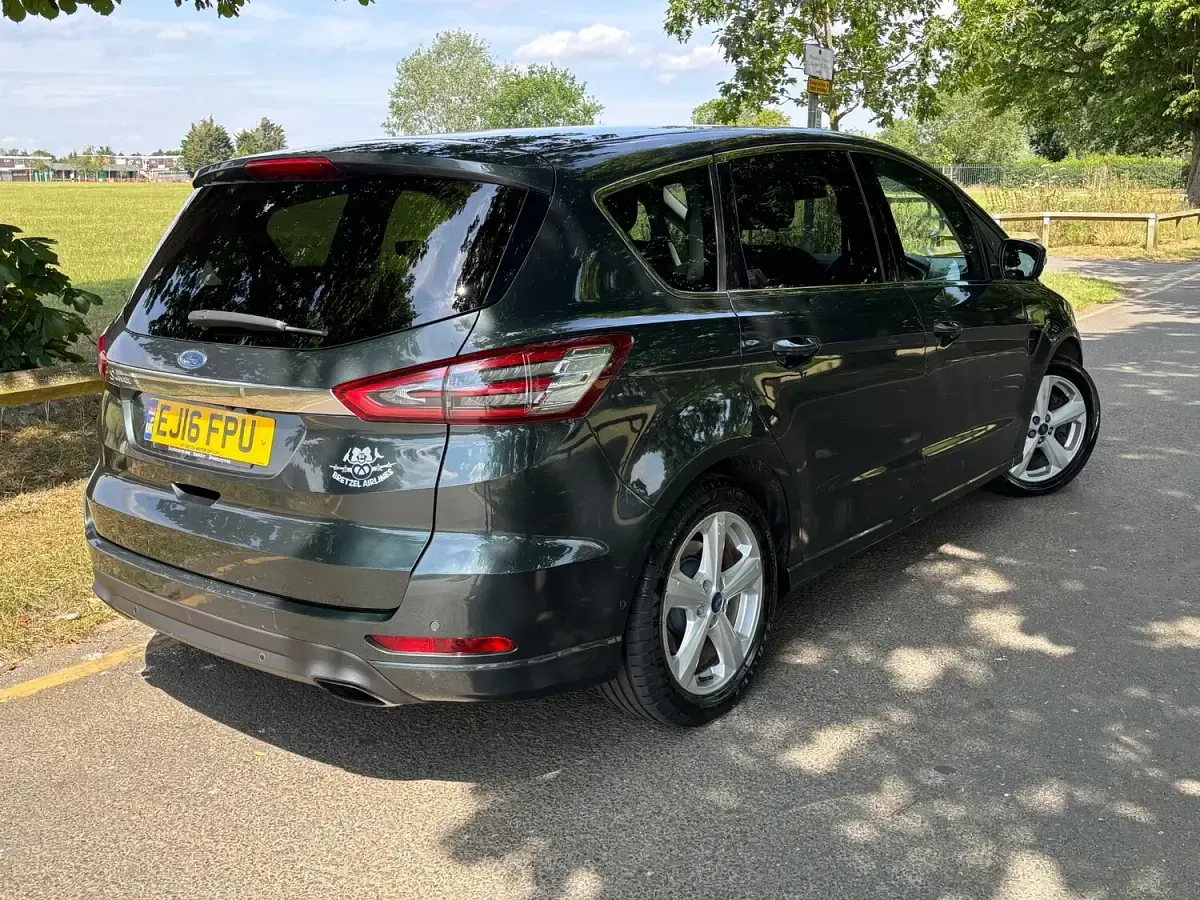 Used Ford S-MAX Titanium 2016 Green MPV