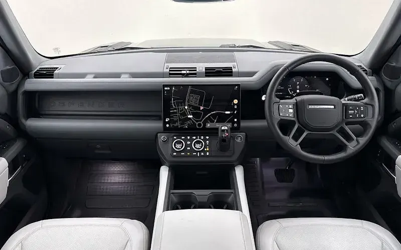 Used Land Rover Defender HSE Dynamic 349 HP (256 kW) 2025 Grey SUV
