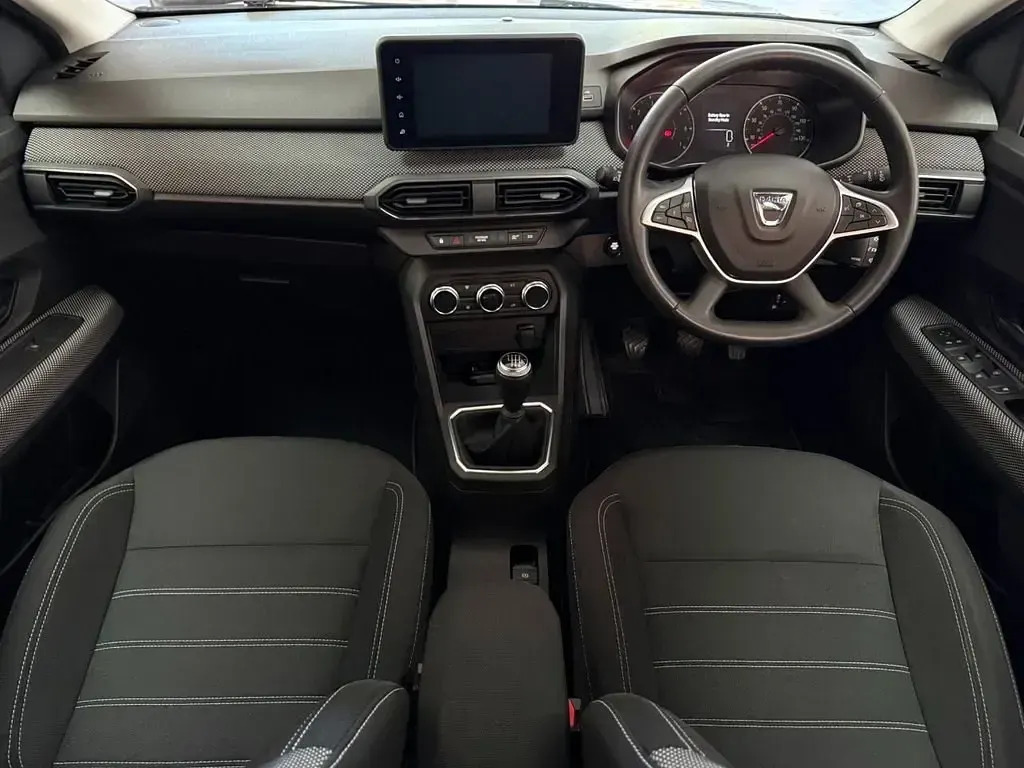 Używany Dacia Jogger Comfort 110 KM (80 kW) 2022 Biały Minivan