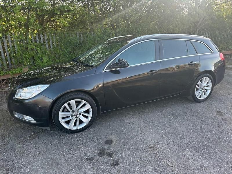 Used Vauxhall Insignia SRi 160 HP (117 kW) 2012 Black Estate