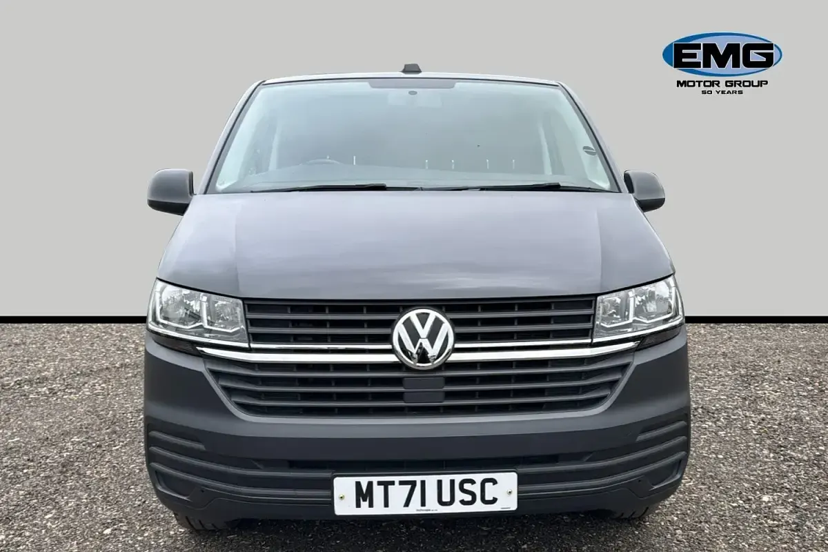 Begagnad VW Transporter Startline 150 HK (110 kW) 2021 Grå Van