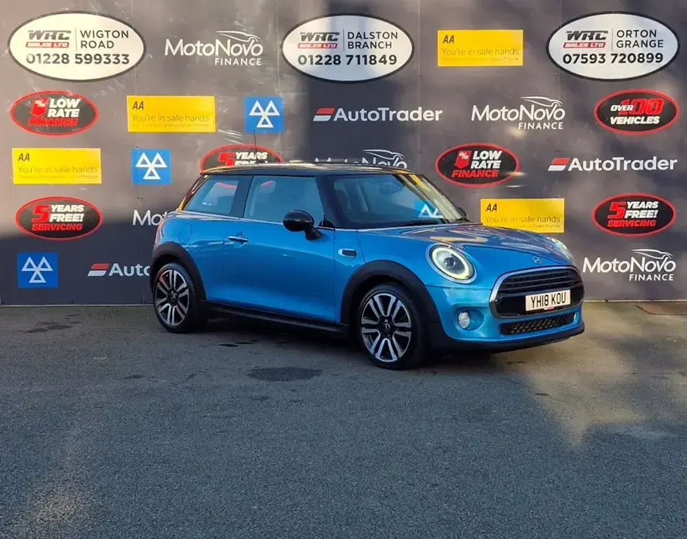 Usado Mini Cooper Hatch 136 HP (100 kW) 2018 Azul Citadino