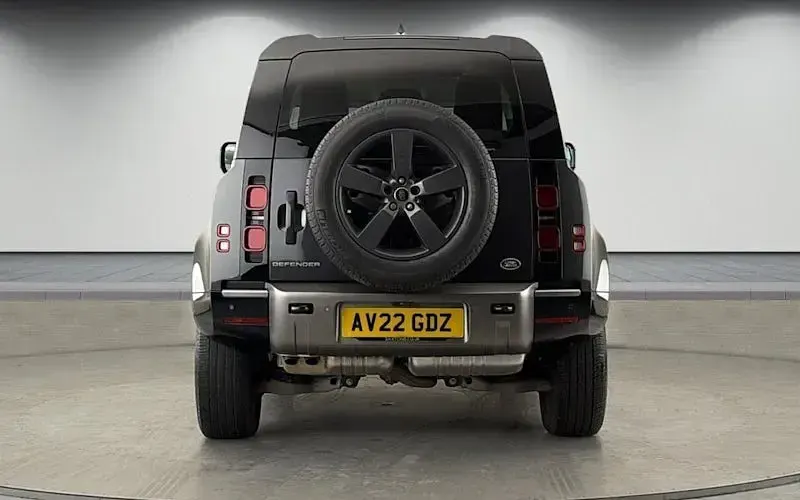 Used Land Rover Defender HSE Dynamic 249 HP (183 kW) 2025 SUV