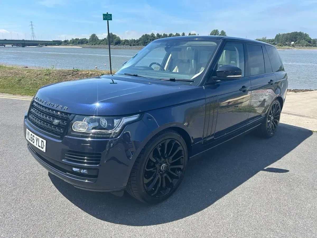 Used Land Rover Range Rover Autobiography 258 HP (189 kW) 2017 Blue SUV