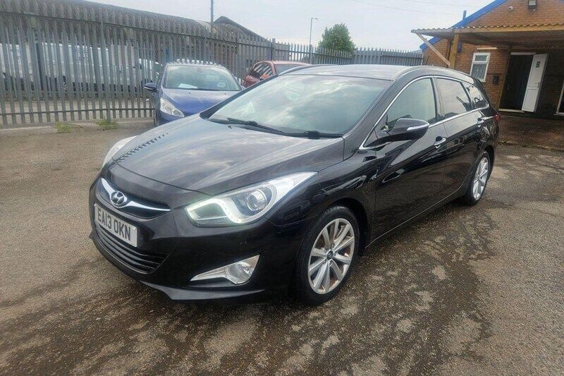Black Used 2013 Hyundai i40 Style Estate | £3,995 (Good price) - Image 1/1
