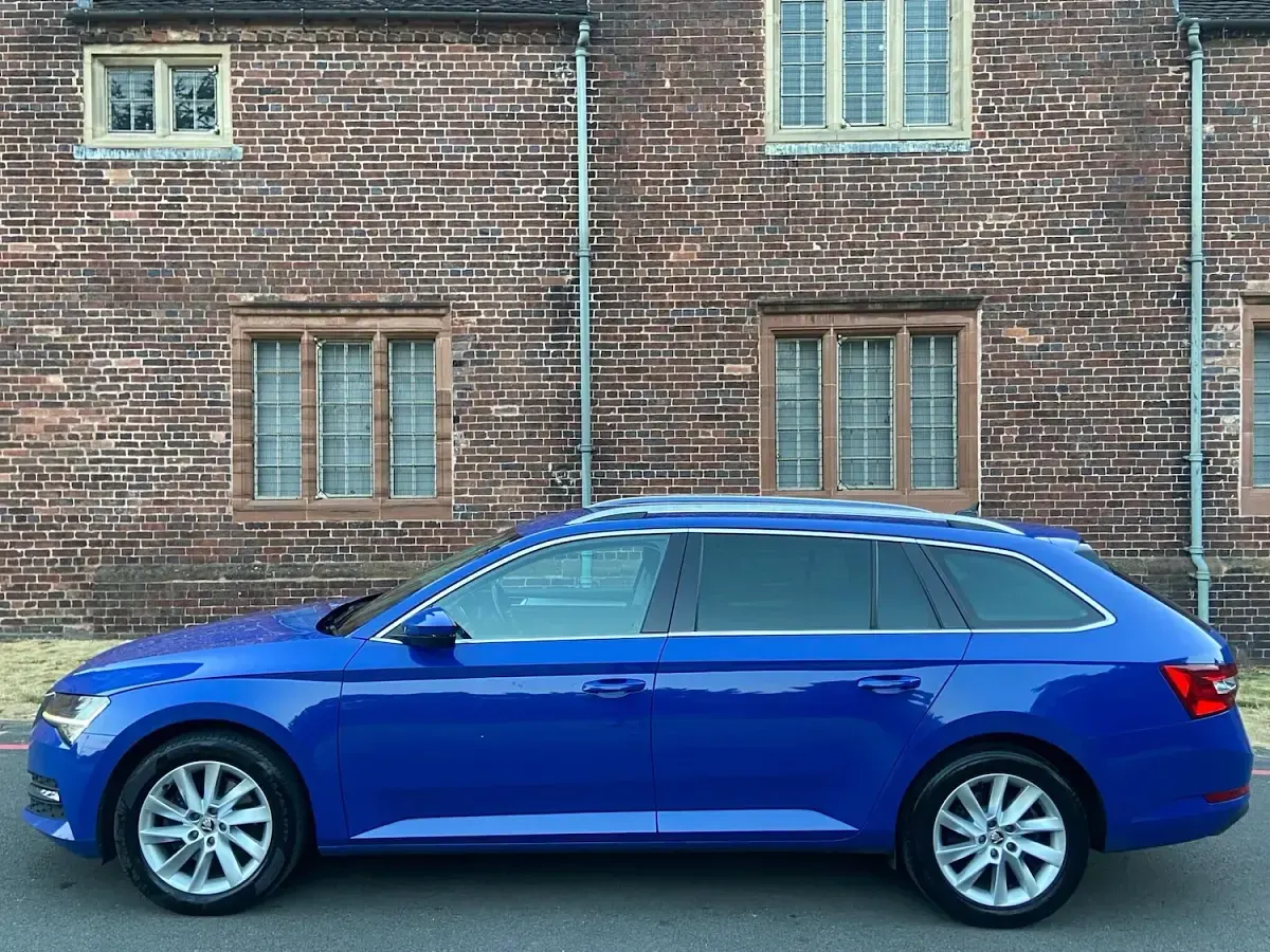 Used Skoda Superb SE Technology 150 HP (110 kW) 2023 Blue Estate