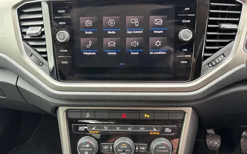 Used VW T-Roc SE 116 HP (85 kW) 2020 Blue SUV