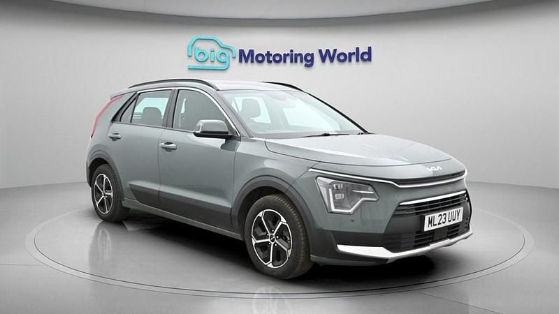 Used Kia Niro 180 HP (132 kW) 2023 Green SUV