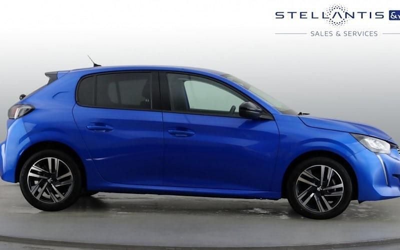 Used Peugeot 208 Allure+ 102 HP (75 kW) 2023 Blue Hatchback