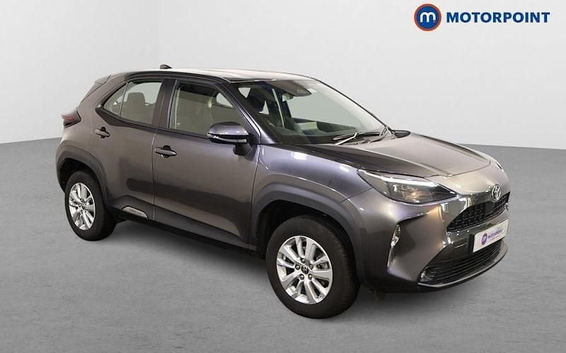 Used 2025 Toyota Yaris Hybrid Estate | £21,449 (Good price) - Image 1/4