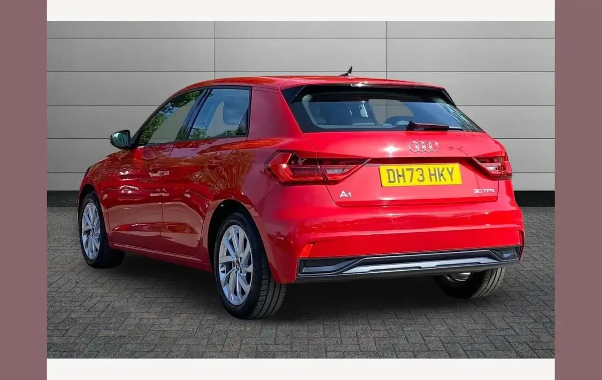 Begagnad Audi A1 Sport 110 HK (80 kW) 2024 Röd SUV