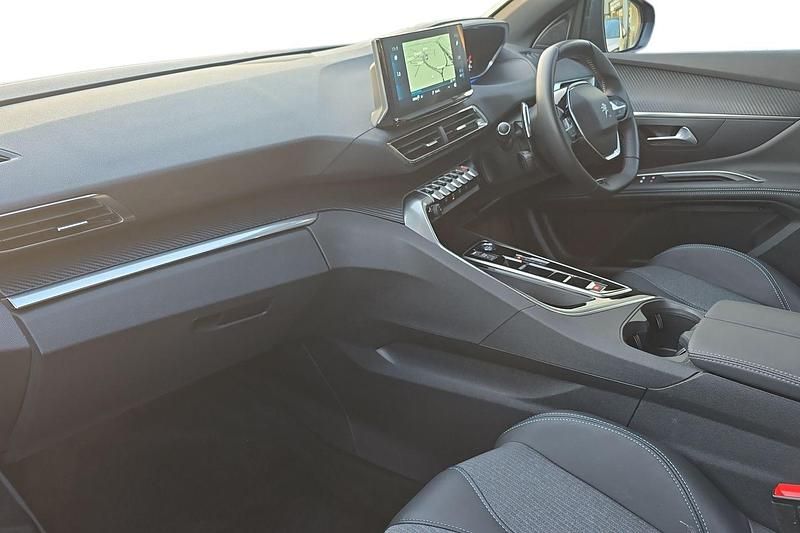 Used Peugeot 3008 Allure 131 HP (96 kW) 2024 Blue SUV