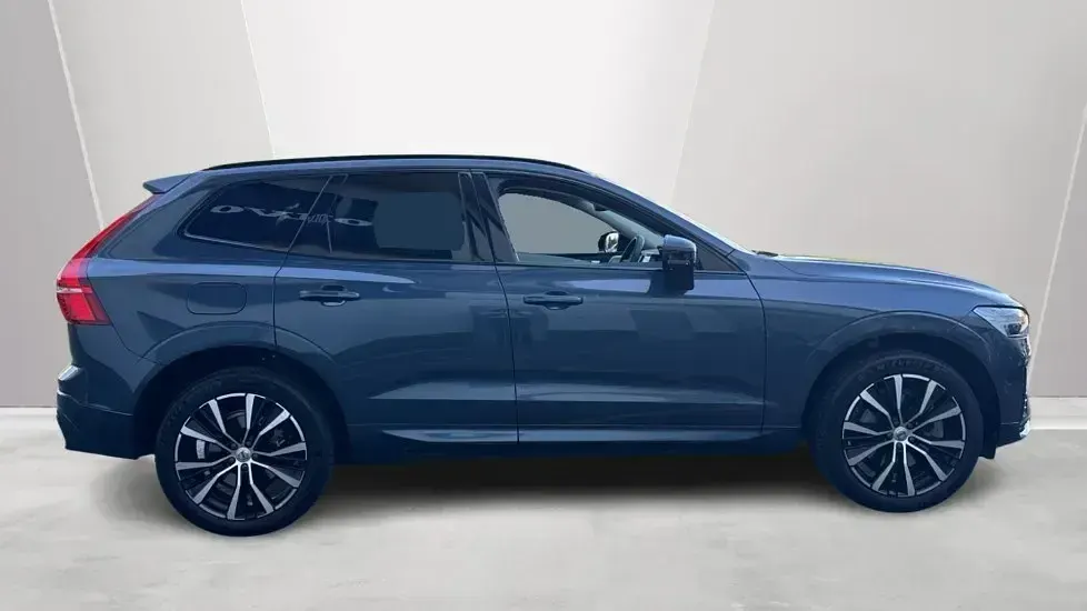 Second-hand Volvo XC60 Ultimate 449 CP (330 kW) 2023 Albastru SUV