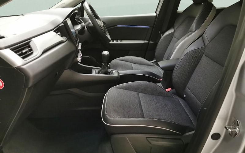 Used Renault Captur SE 91 HP (66 kW) 2022 Grey/black SUV