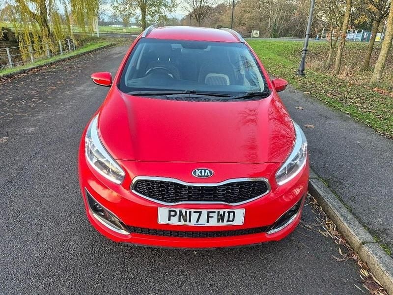 Używany Kia Ceed 118 KM (86 kW) 2017 Czerwony Hatchback