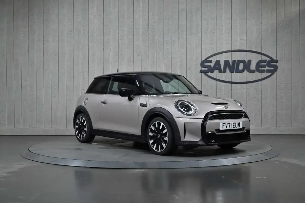Used Mini Cooper S Exclusive 178 HP (130 kW) 2021 Hatchback