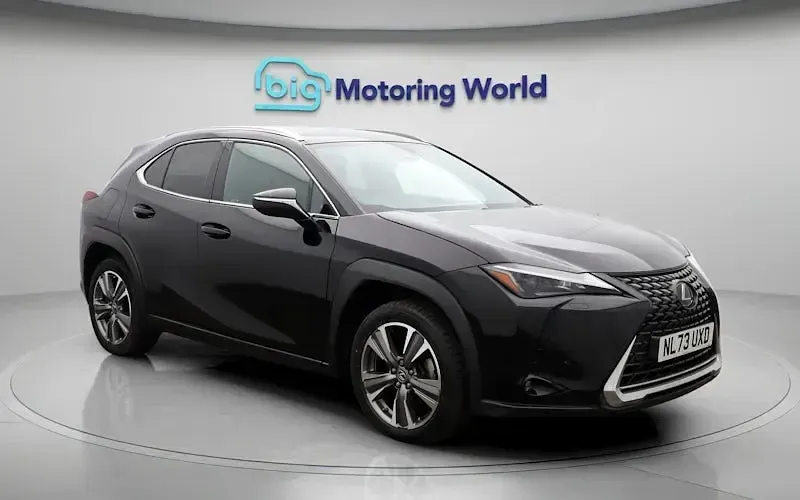 Usado Lexus UX 150 kW (204 HP) 2024 SUV