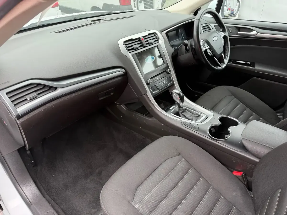 Used Ford Mondeo Zetec 165 HP (121 kW) 2018 White Estate