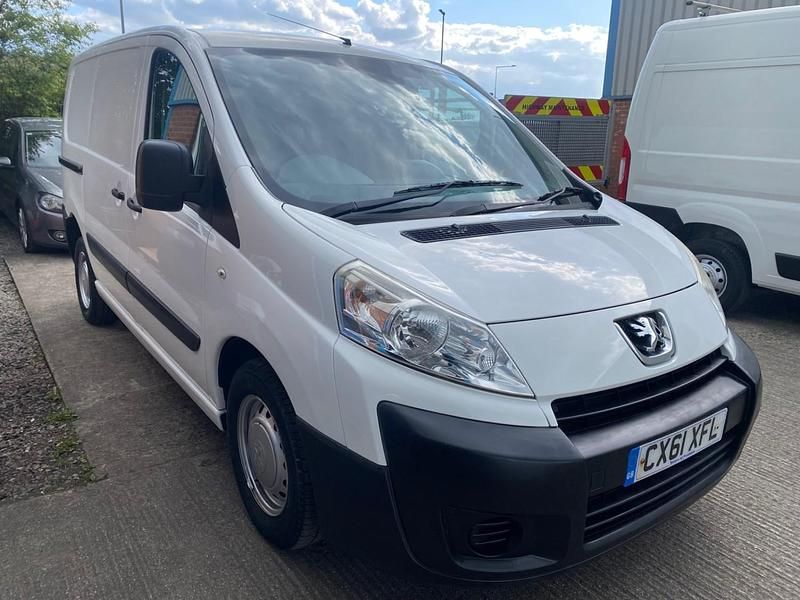 Second-hand Peugeot Expert 2011 Alb Van