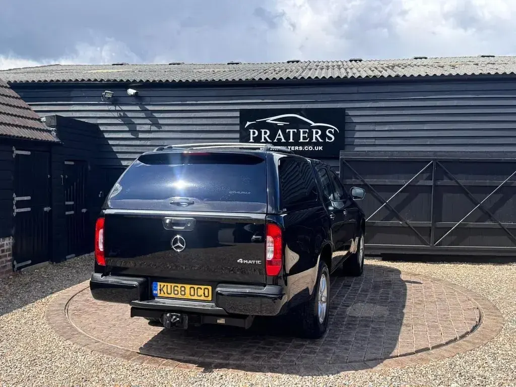 Used Mercedes 220 Progressive 2018 Black Pickup