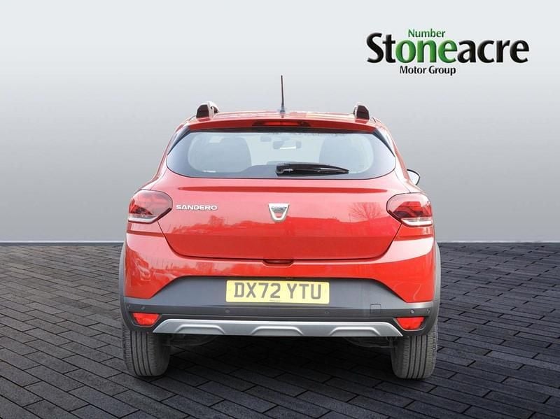 Used Dacia Sandero Prestige 90 HP (66 kW) 2022 Red SUV