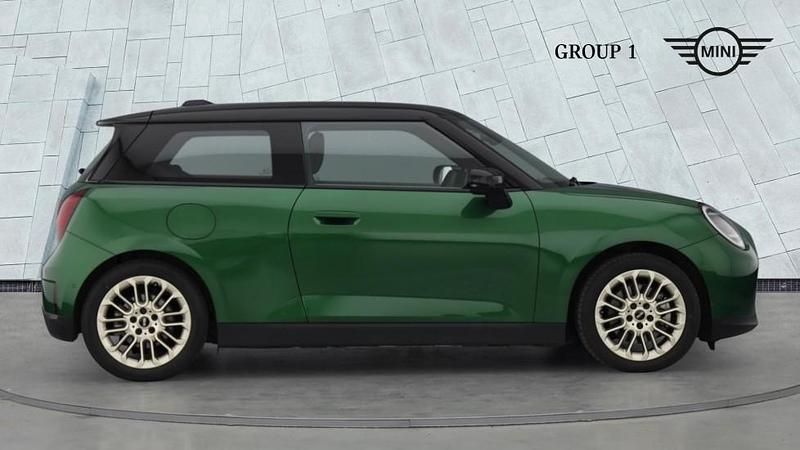 Used Mini Cooper SE Hatch 158 kW (215 HP) 2024 Green Hatchback