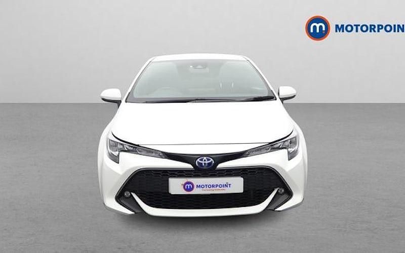 Used Toyota Corolla 122 HP (89 kW) 2022 White Hatchback