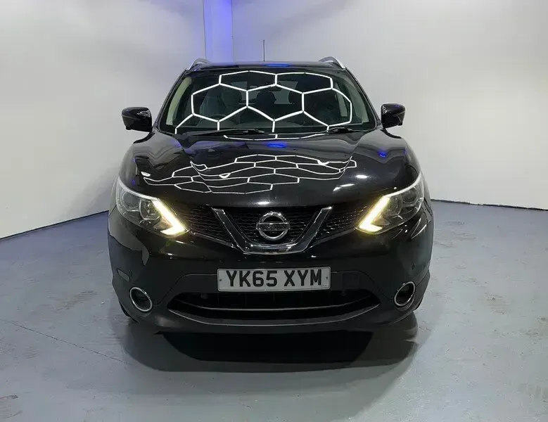 Used Nissan Qashqai N-TEC 115 HP (84 kW) 2015 Black SUV