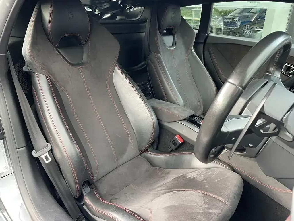 Used Lamborghini Huracán 610 HP (448 kW) 2015 Grey Coupe