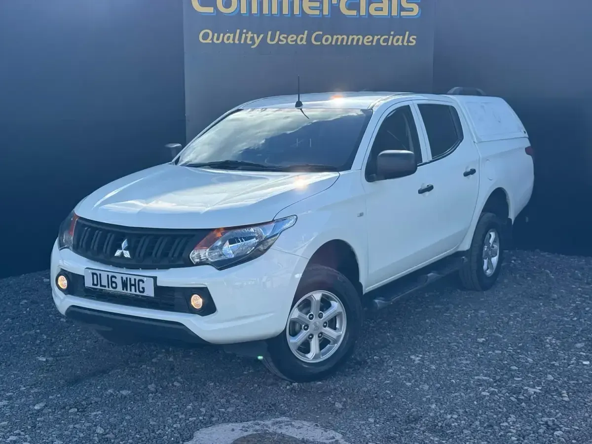 Used Mitsubishi L200 2016 White Pickup