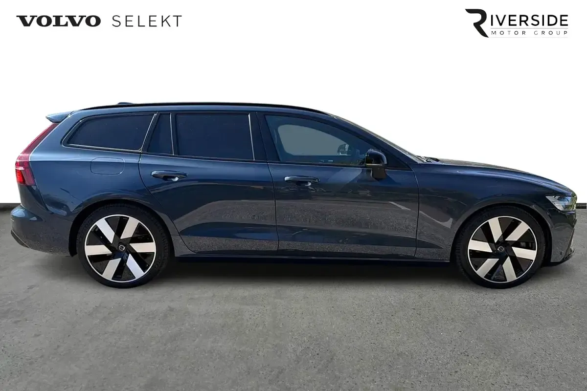 Usado Volvo V60 Ultimate 455 HP (334 kW) 2024 Azul Carrinha