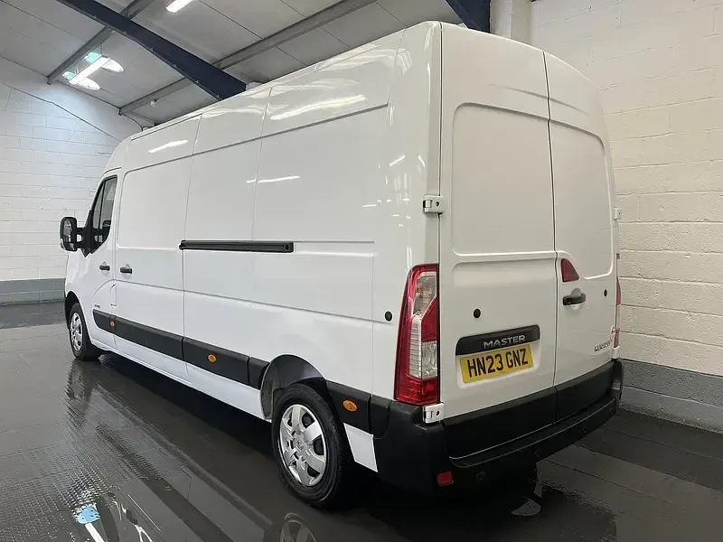 Begagnad Renault Master Business 2023 Vit Van