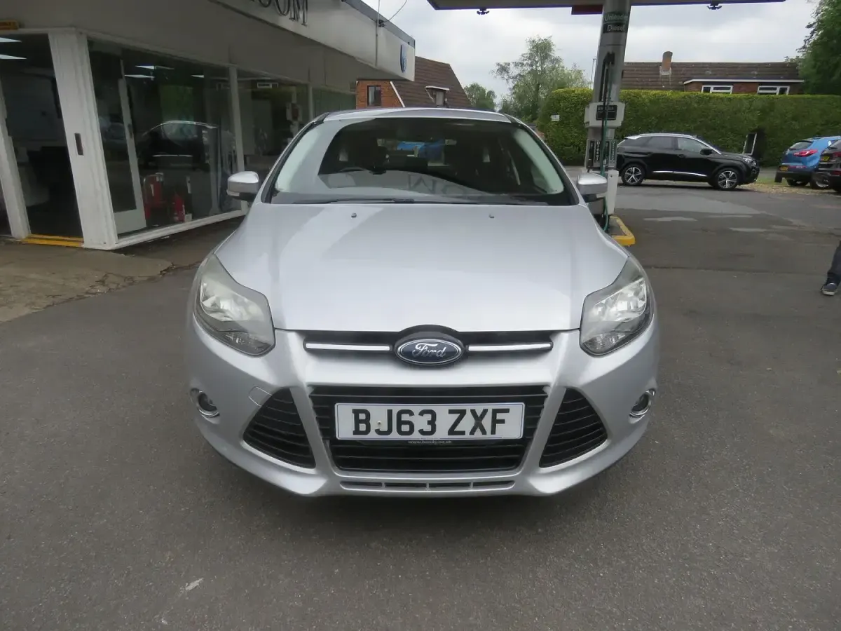 Used Ford Focus Titanium 115 HP (84 kW) 2013 Silver Hatchback