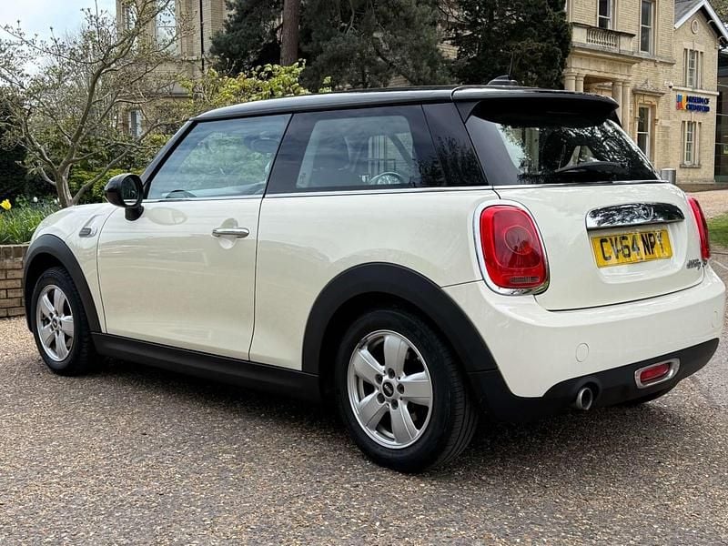 Used Mini Cooper D Hatch 2014 White Hatchback