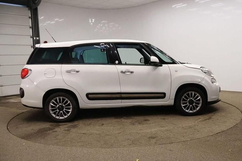 White Used 2014 Fiat 500L Lounge MPV | £3,295 (Fair price) - Image 1/1