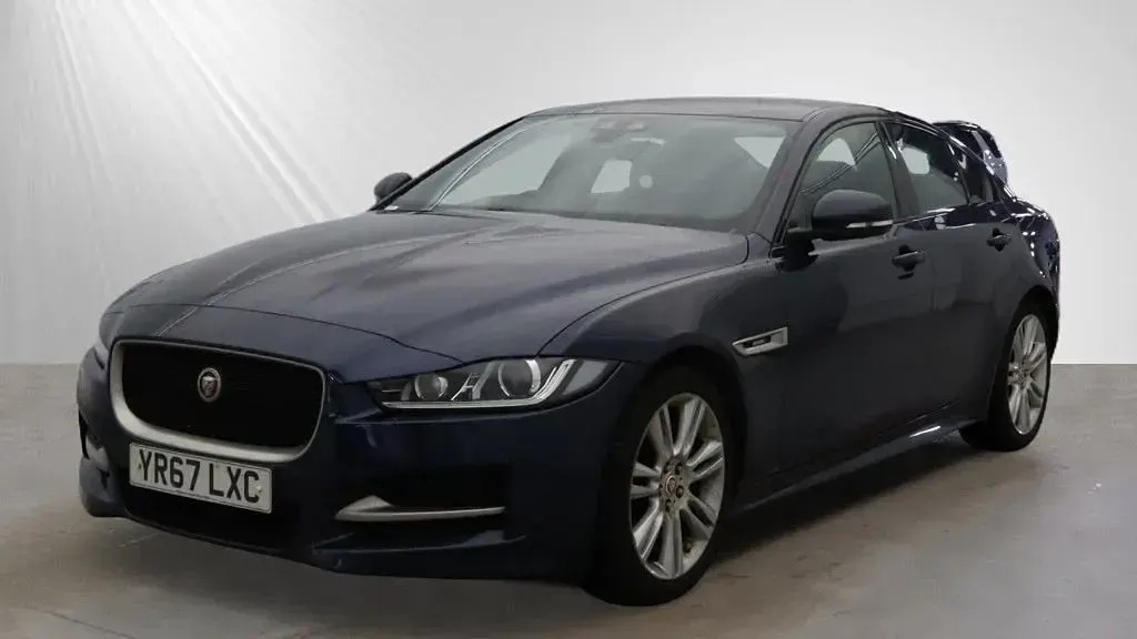 Used Jaguar XE R-Sport 200 HP (147 kW) 2018 Blue Sedan