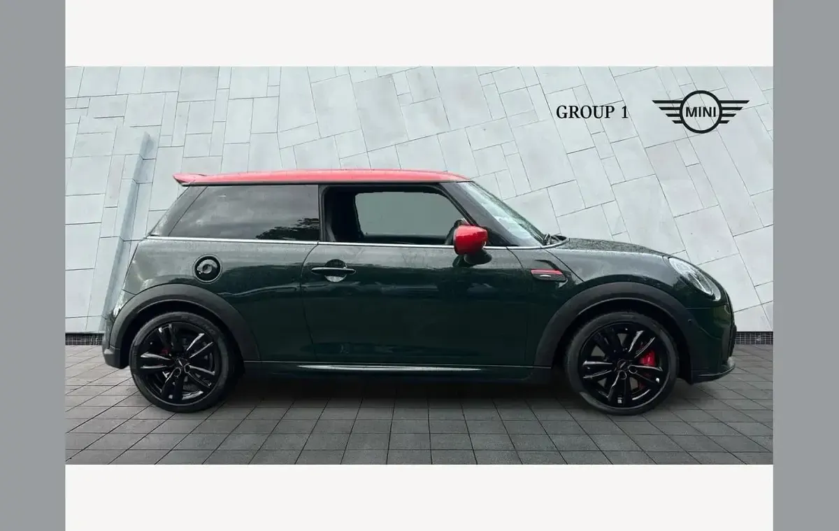 Used Mini John Cooper Works Comfort 231 HP (169 kW) 2022 Green Hatchback