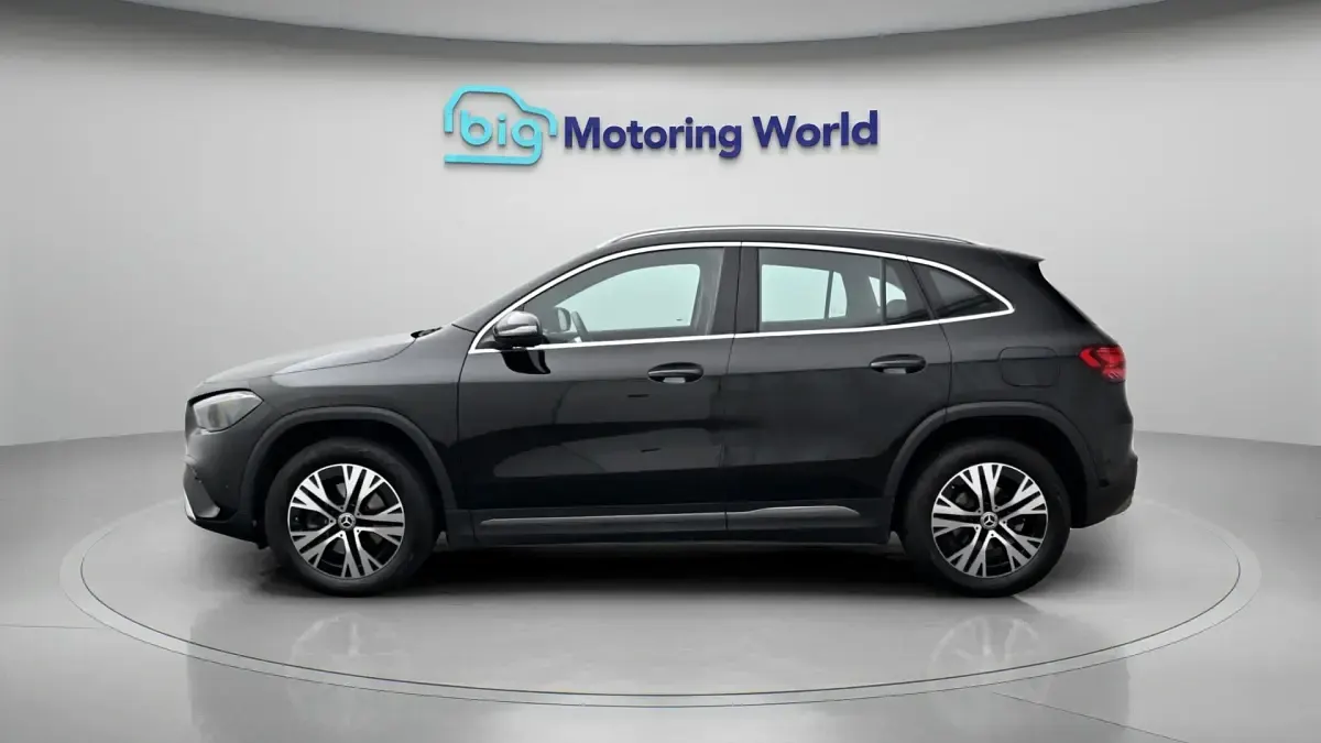 Used Mercedes GLA200 Executive 150 HP (110 kW) 2024 Black SUV