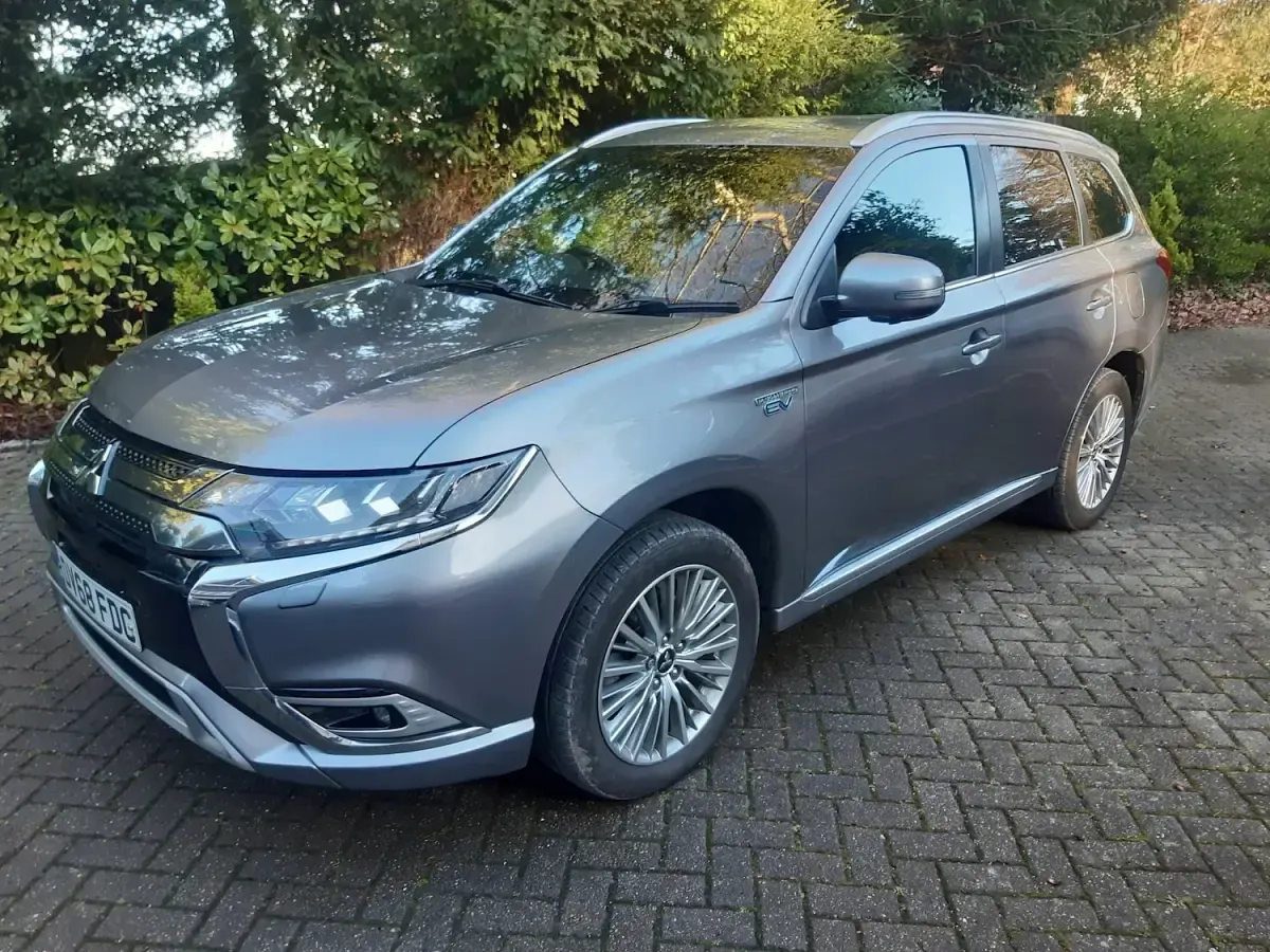 Used Mitsubishi Outlander P-HEV 2018 Grey Estate
