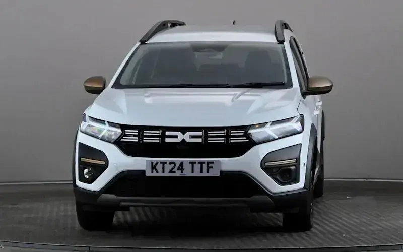 Used Dacia Jogger Extreme 141 HP (103 kW) 2024 White MPV