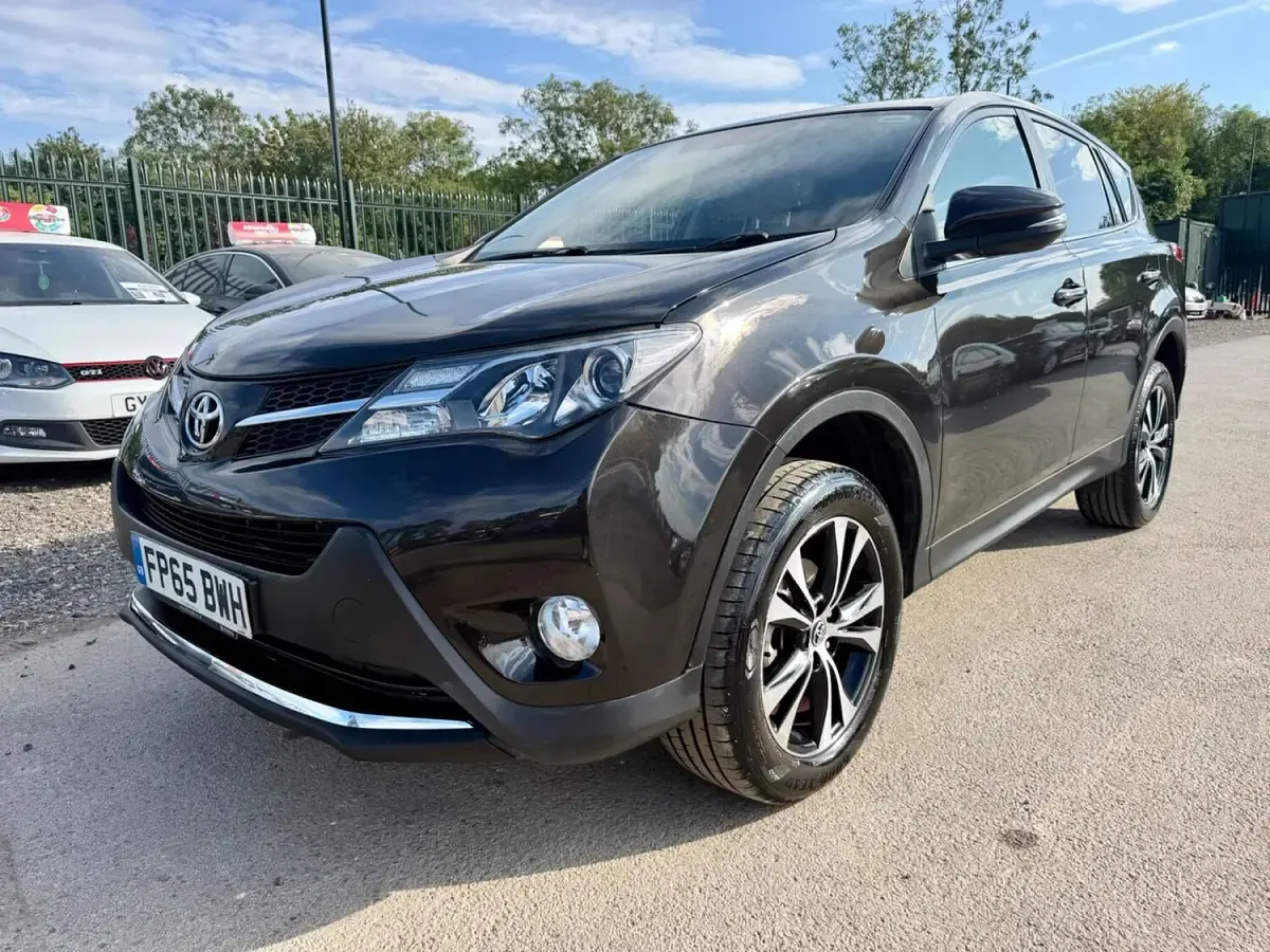 Used Toyota RAV4 151 HP (111 kW) 2015 Brown SUV