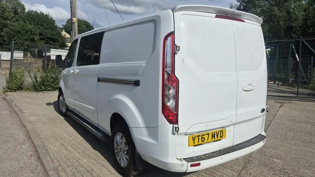 Used Ford Transit Custom Limited 130 HP (95 kW) 2017 White Van