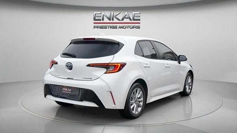 Used Toyota Corolla 140 HP (102 kW) 2024 White Hatchback