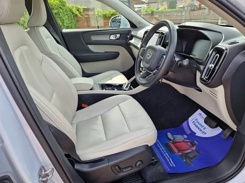 Used Volvo XC40 Inscription 2019 Silver SUV