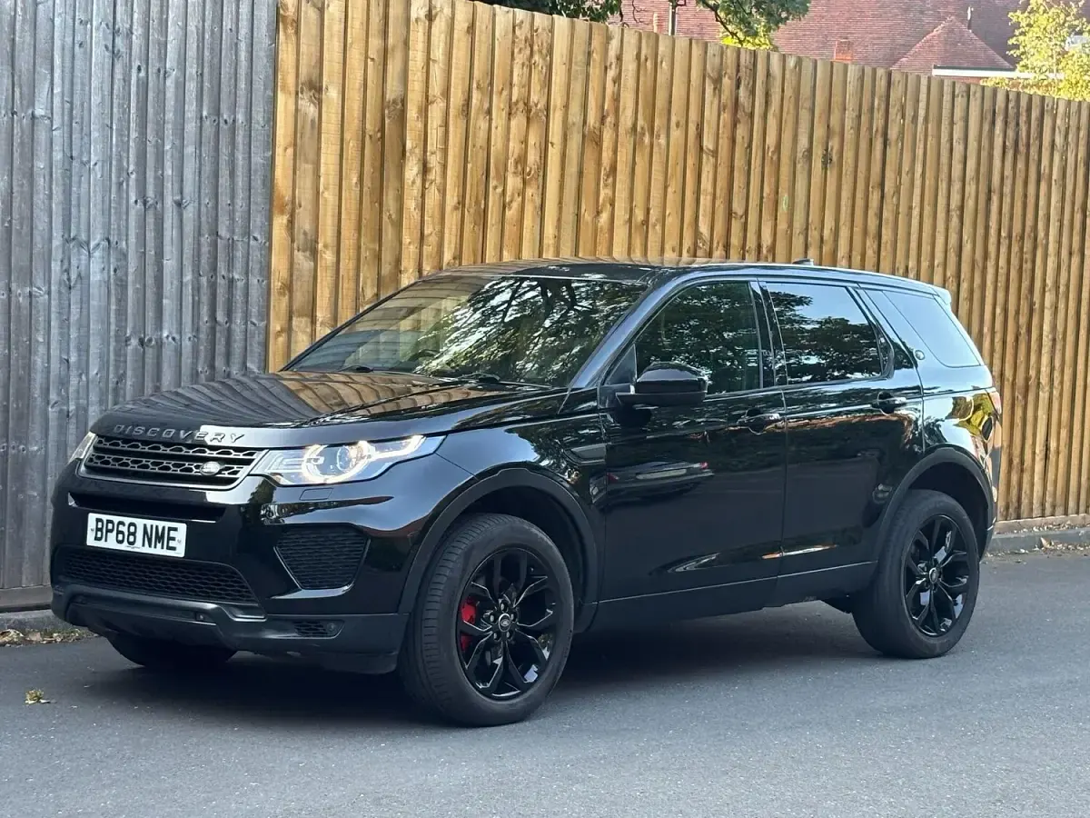 Used Land Rover Discovery 5 Landmark 2018 Black SUV