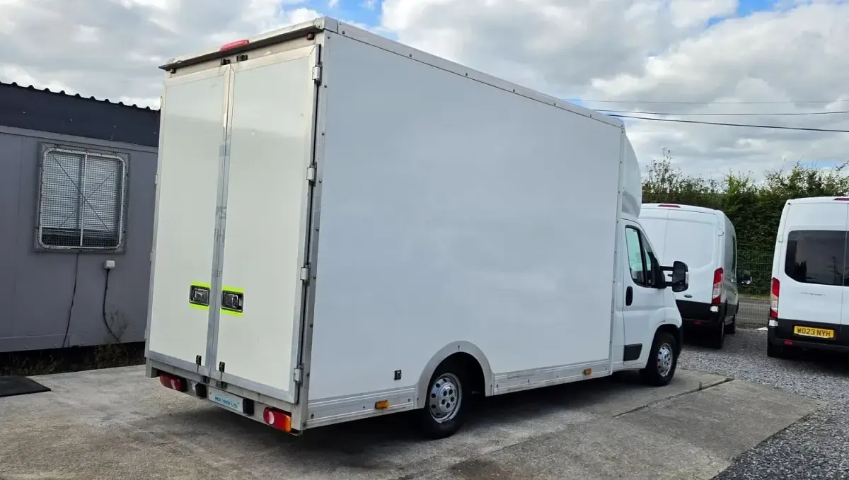 Used Peugeot Boxer 165 HP (121 kW) 2020 White Van
